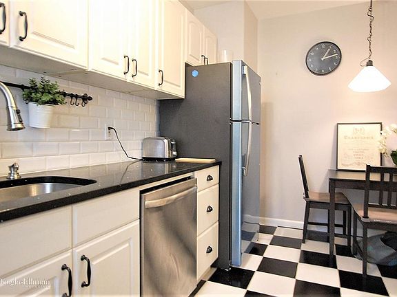 5th image of 4143 49th St APT 2F
