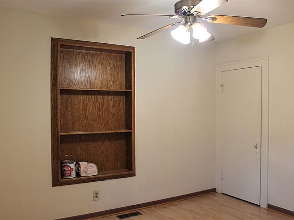 4th image of 40 E Grand Ave APT 2N