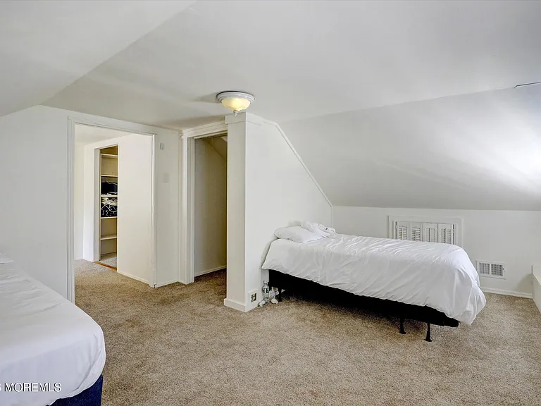 570 N Edgemere Dr #A — Photo 34