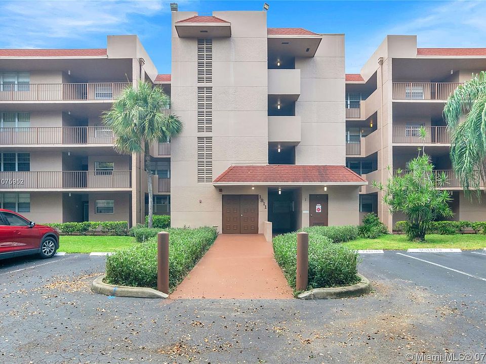 1st image of 1811 Sabal Palm Dr APT 402