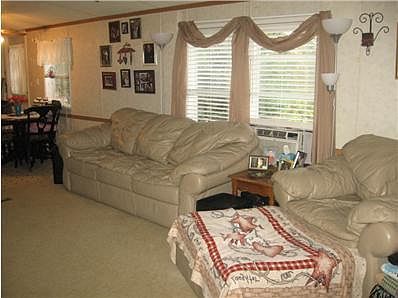 5th image of 10 Zimmer Dr