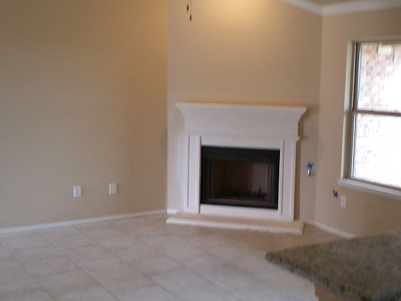 4th image of 513 Peach Ln