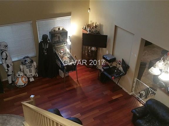 High ceiling living room 22x16