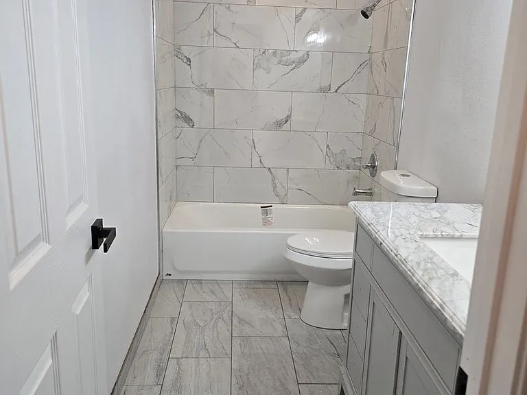 511 N Iroquois Ave — Photo 10