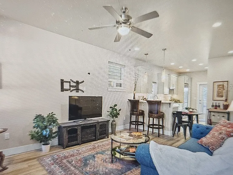 1718 N Solomon Ct — Photo 6