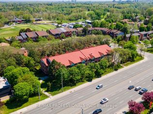 1275 Cornerbrook Pl #313, Mississauga, ON L5C3J3