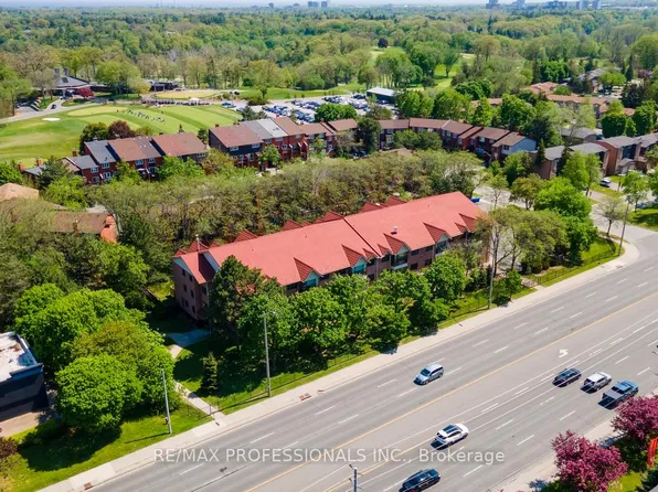 1275 Cornerbrook Pl #313, Mississauga, ON L5C 3J3