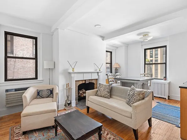 10 Mitchell Pl APT 8F, New York, NY 10017