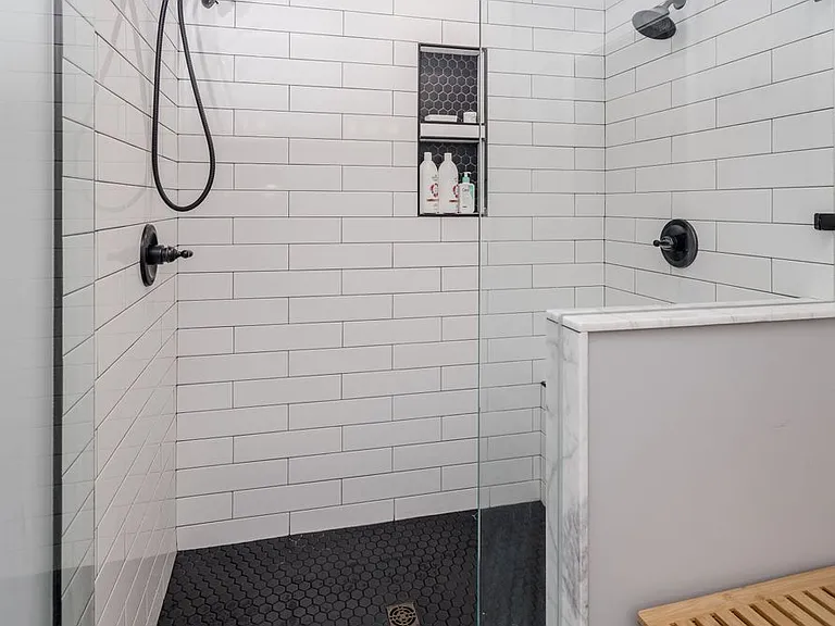821 Lost Grove Trl — Photo 34