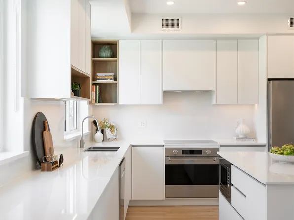1295 Rocklin St #199, Coquitlam, BC V3E 3H4