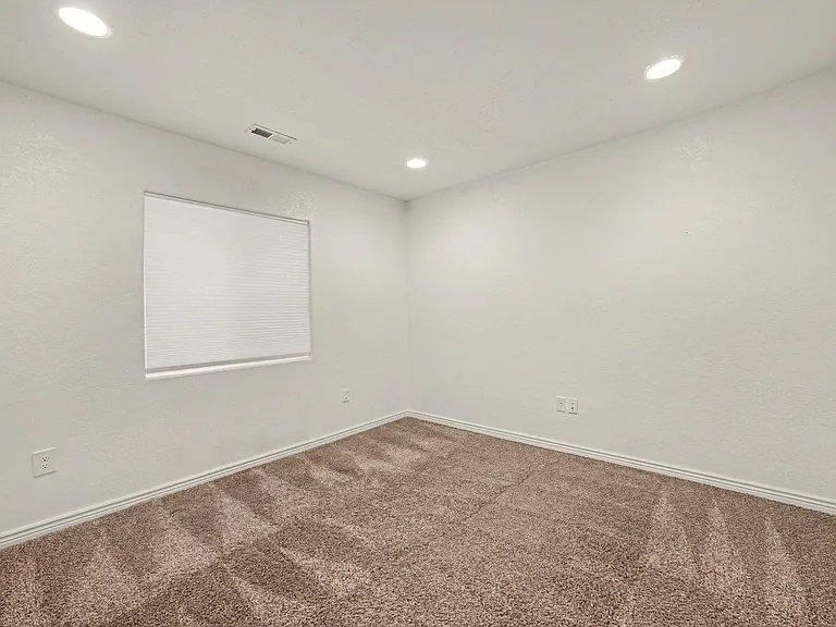 2721 Bridle Dr — Photo 26