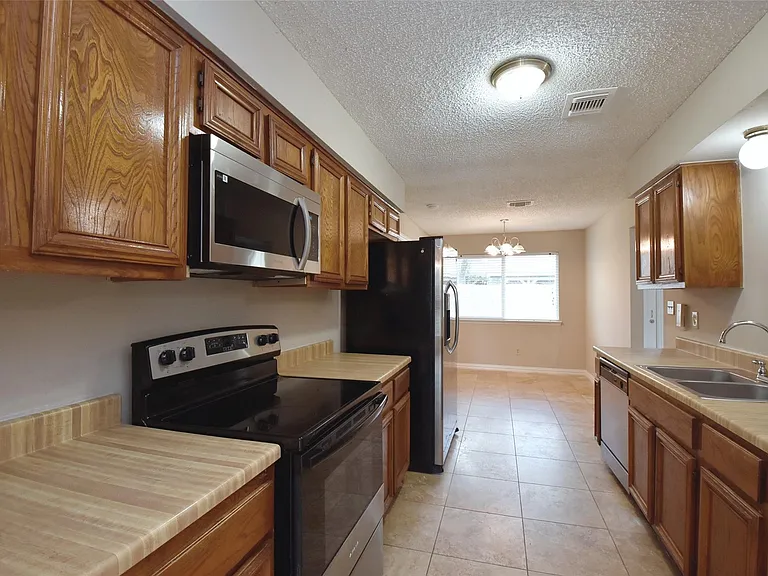 17906 Glenpatti Dr — Photo 11