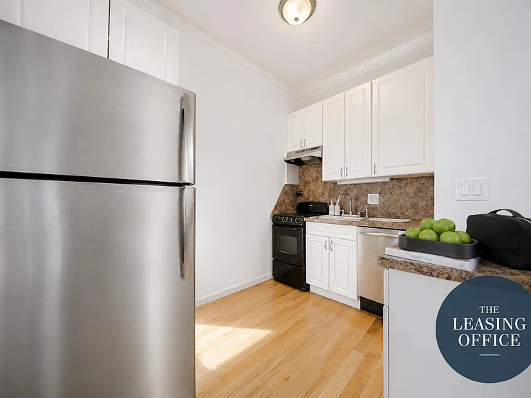 515 E 82nd St #3D — Photo 2