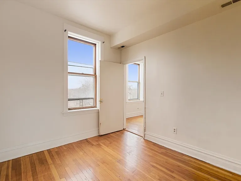 3133 W Augusta Blvd #3E — Photo 3