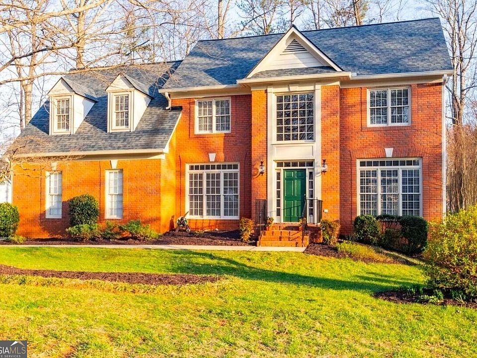 1st image of 750 Woodrow Dr