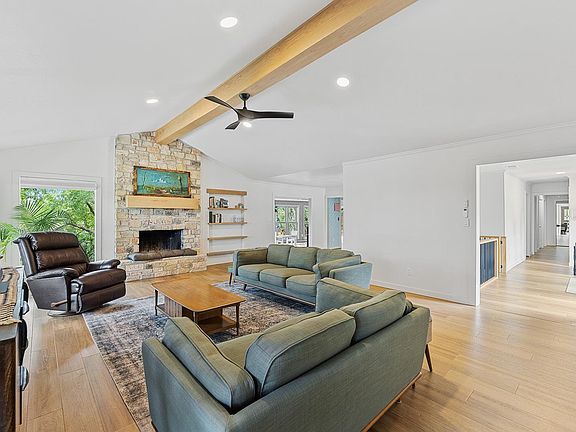 4th image of 800 Camino Cielo