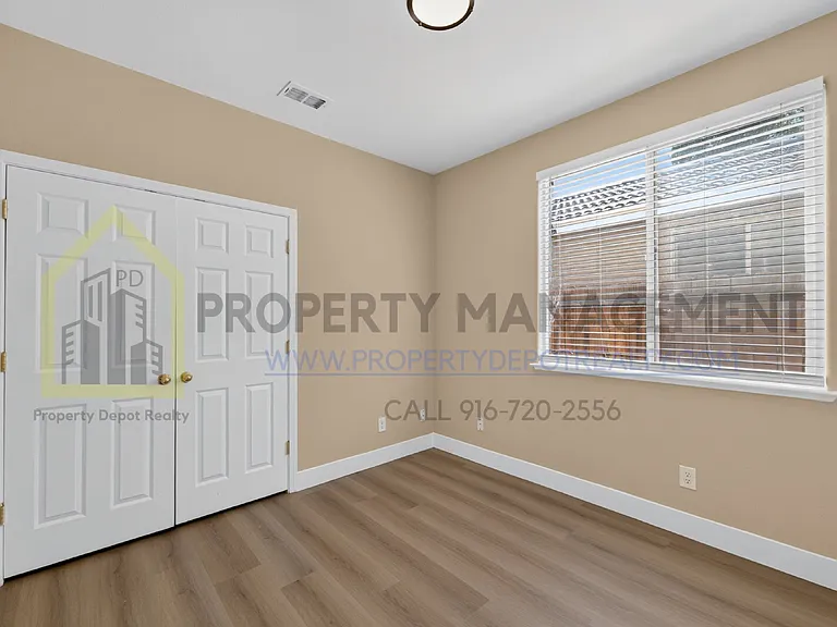 1570 Charm Way — Photo 26