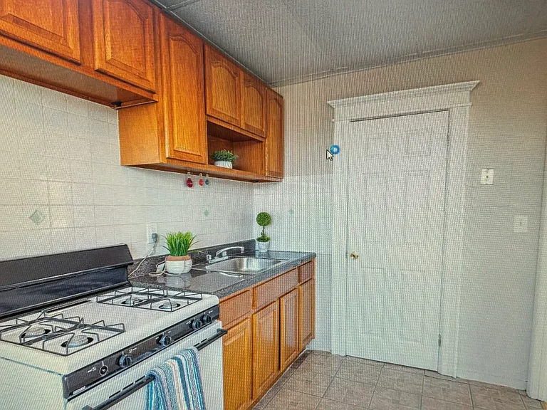 317 William St #2 — Photo 2