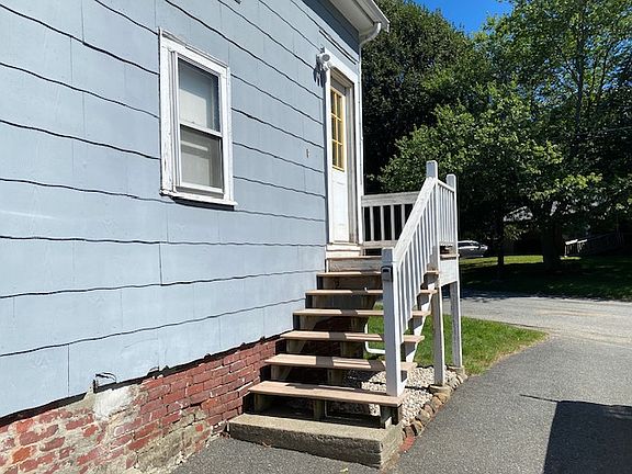 2nd image of 489 Washington St #2