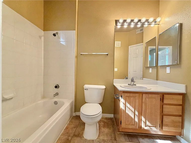 8555 W Russell Rd #2021 — Photo 11