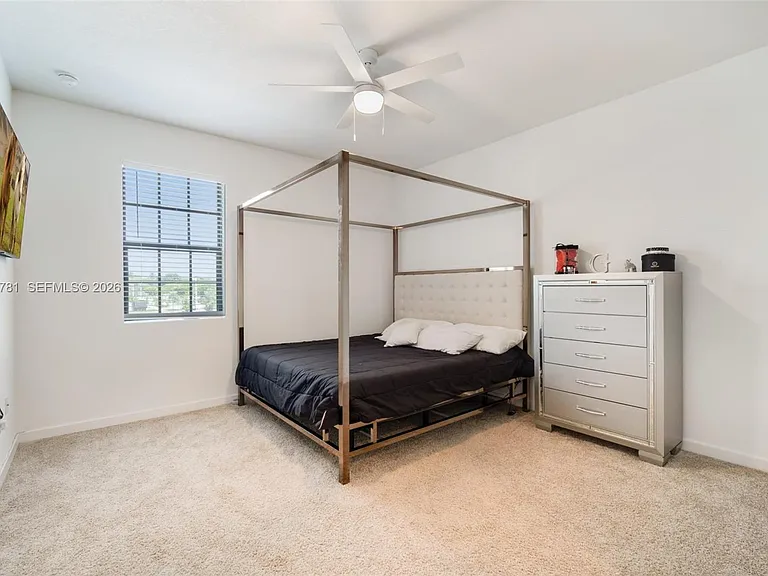 1181 SW 7th Ct #1181 — Photo 12