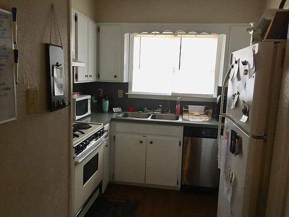 3rd image of 108 Cowett Ln