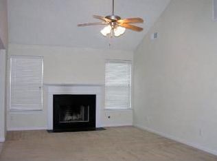 6007 Horseshoe Ln, Fairburn, GA 30213