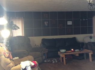 609 N Broadway St, Sesser, IL 62884