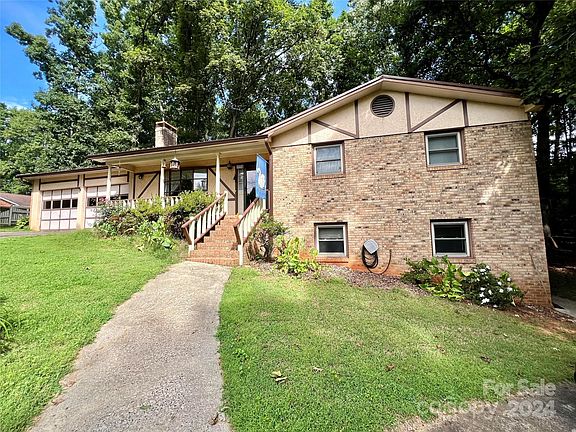 2nd image of 1178 Mountain Shadows Dr
