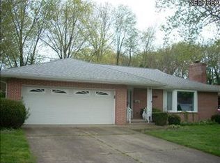 2833 Outlook Dr, Stow, OH 44224