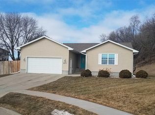 1532 Brandon Dr, Vermillion, SD 57069