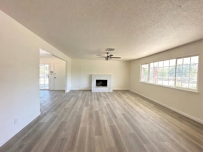 15050 Cottage Ave — Photo 8
