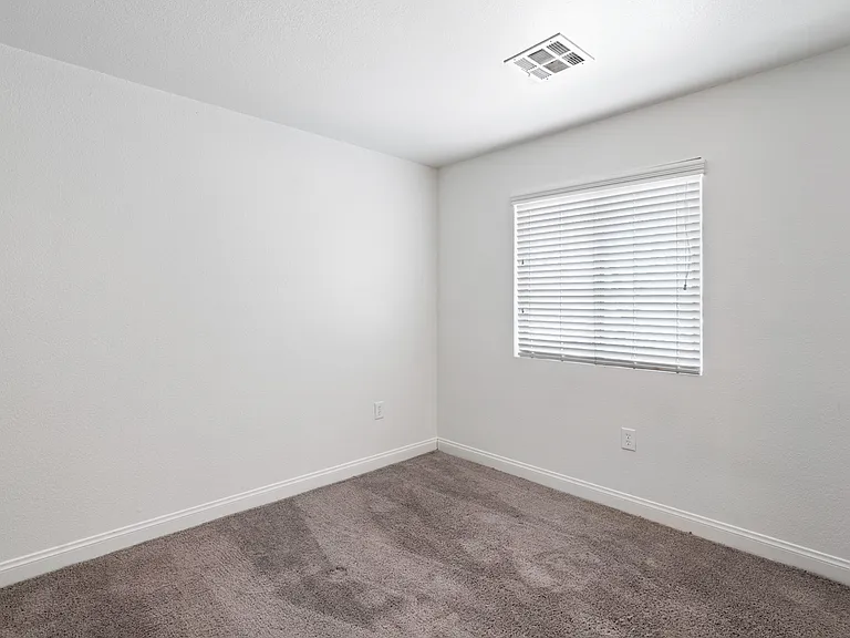 Thunderbird Apartments Bedroom