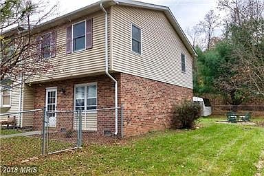 1st image of 1303 Robinhood Ln