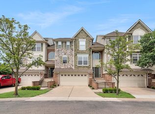 5 Lyons Ct, Dearborn, MI 48126