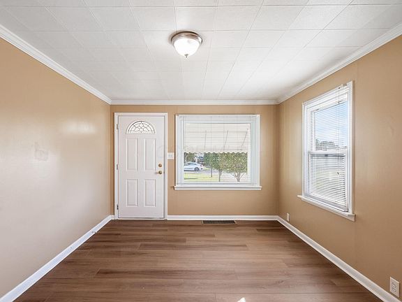 4th image of 131 Brown Ave