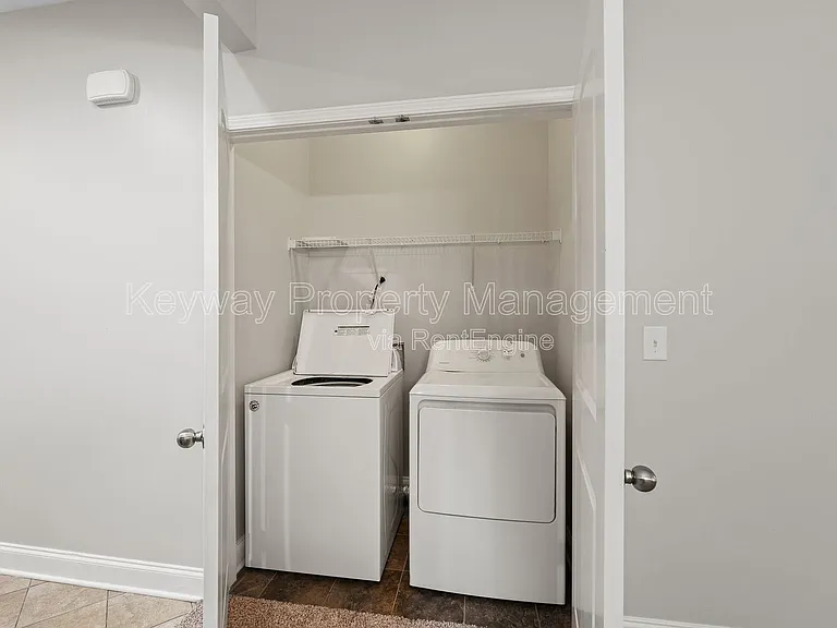 366 Bowen Fls — Photo 16