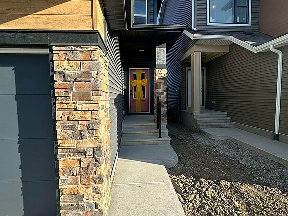 2nd image of 4942 Hawthorn Pl SW