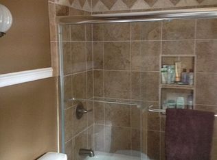 2 Meadow Ln, Saratoga Springs, NY 12866