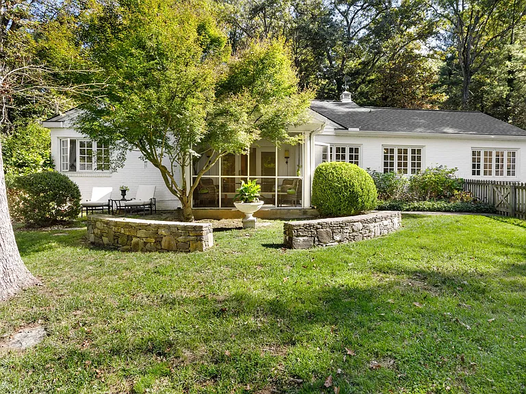321 Vanderbilt Rd — Photo 35