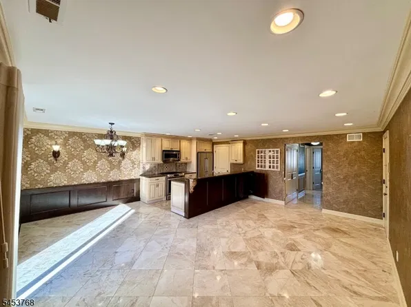 825 Riverside Ave BLDG 825 #106, Lyndhurst Twp., NJ 07071