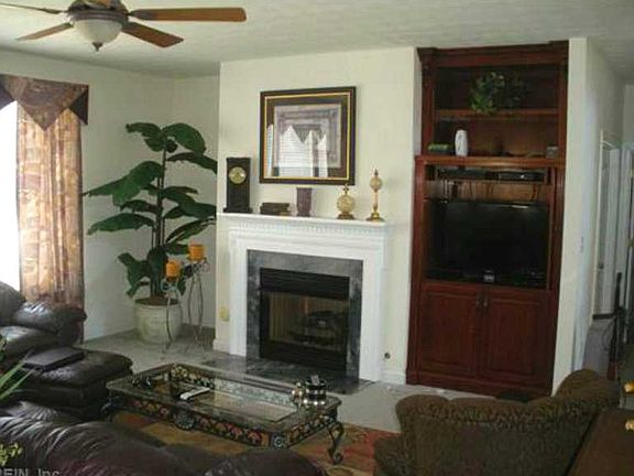 2nd image of 4828 Oriole Dr