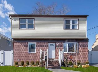 50 Lee Ave, Hicksville, NY 11801