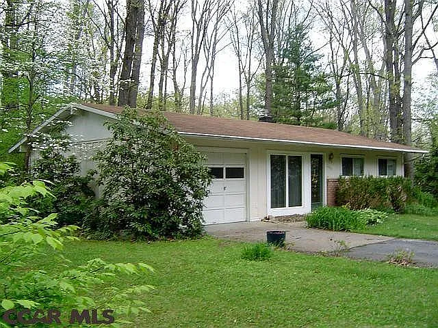 2023 Highland Dr photo 1