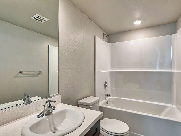 The Edge Apartments — Photo 12