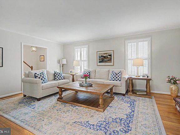 3rd image of 6 Briar Rd