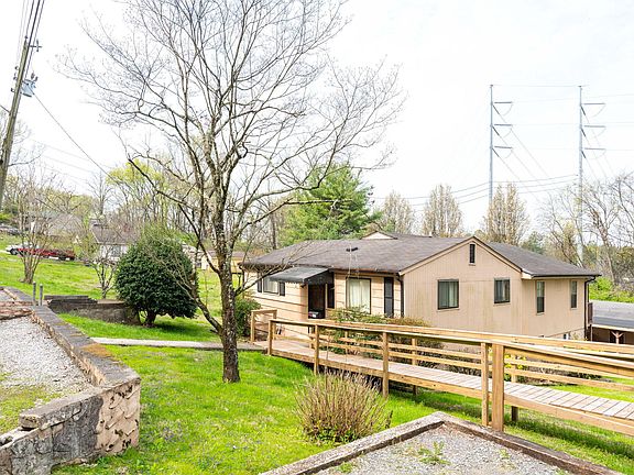 3rd image of 3719 Grace Ave