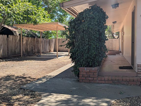 3rd image of 4589 W 40th St