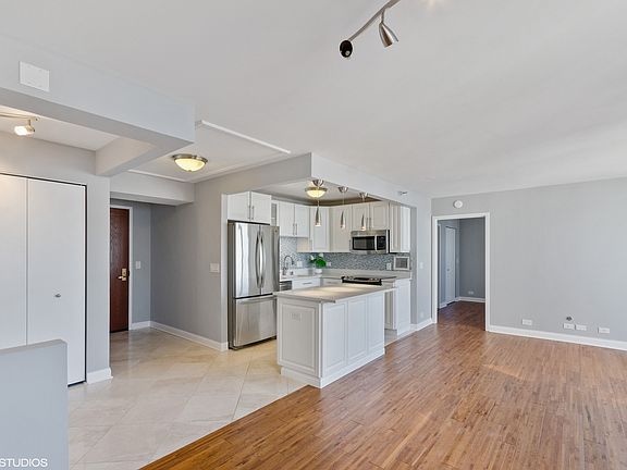 4th image of 401 E Ontario St APT 3603