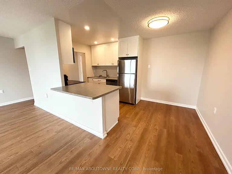 82 Millside Dr #1003 — Photo 4